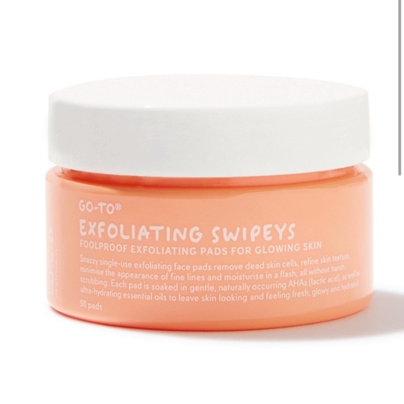 Go-to Exfoliating Swipeys - Picture 13 of 16
